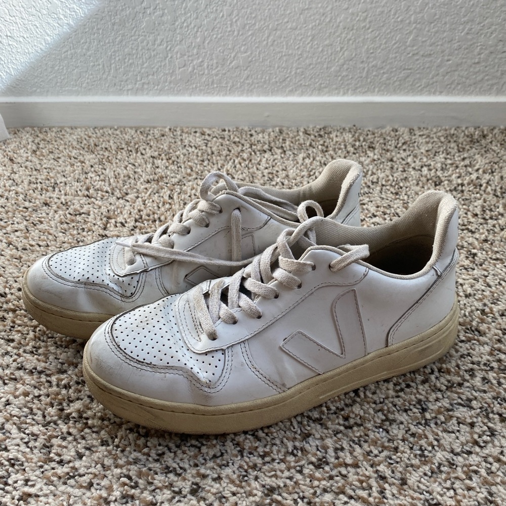 Veja V-10 Extra White